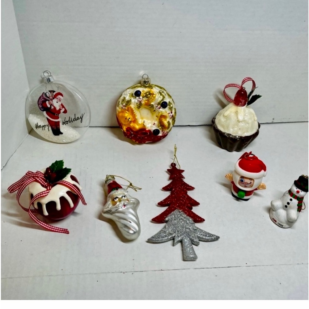 VINTAGE CHRISTMAS TREE ORNAMENTS - LOT OF 8 (MINT CONDITION)